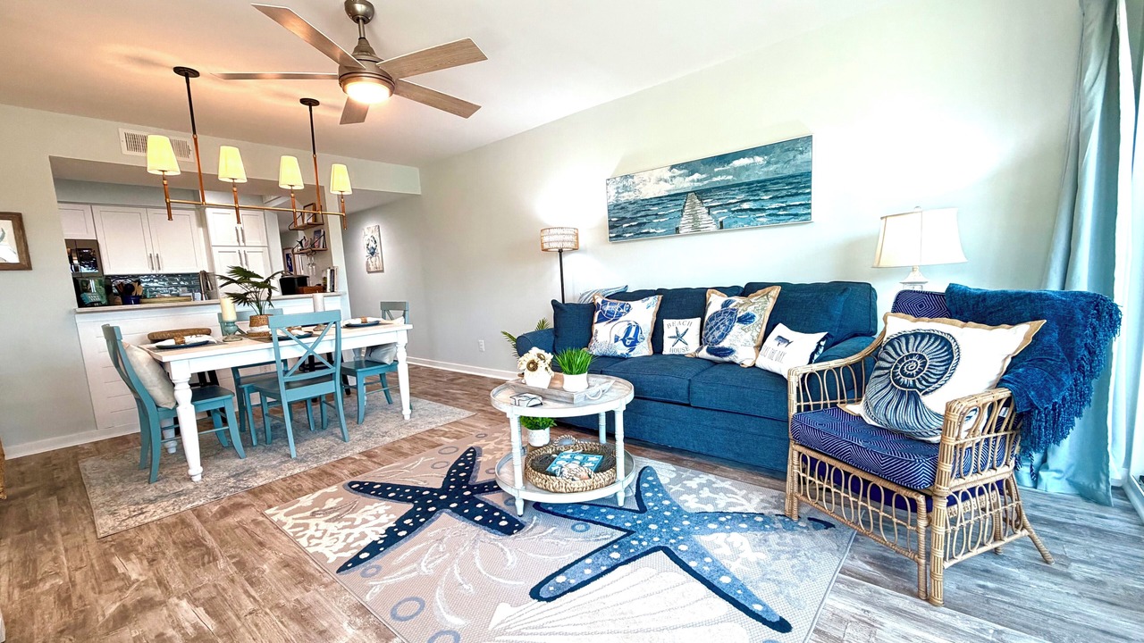 Photo of Livingroom in Oceanmarsh Subdivision