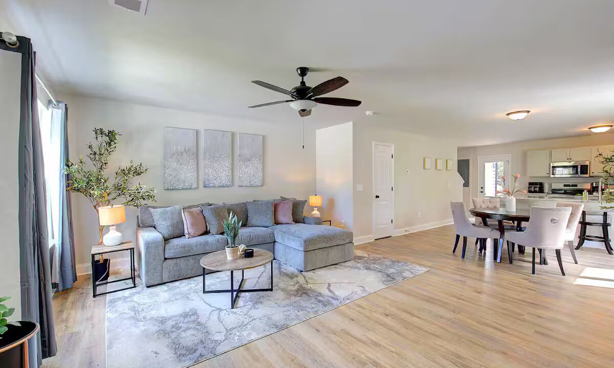 Photo of Livingroom in Taylors
