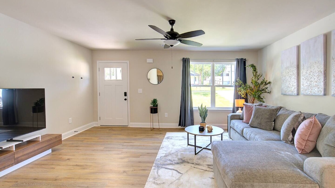 Photo of Livingroom in Taylors