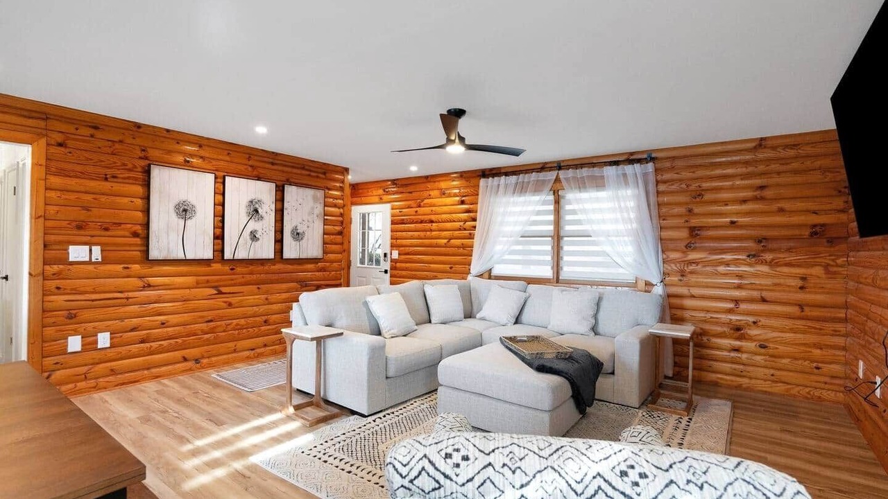 Photo of Livingroom in Seneca