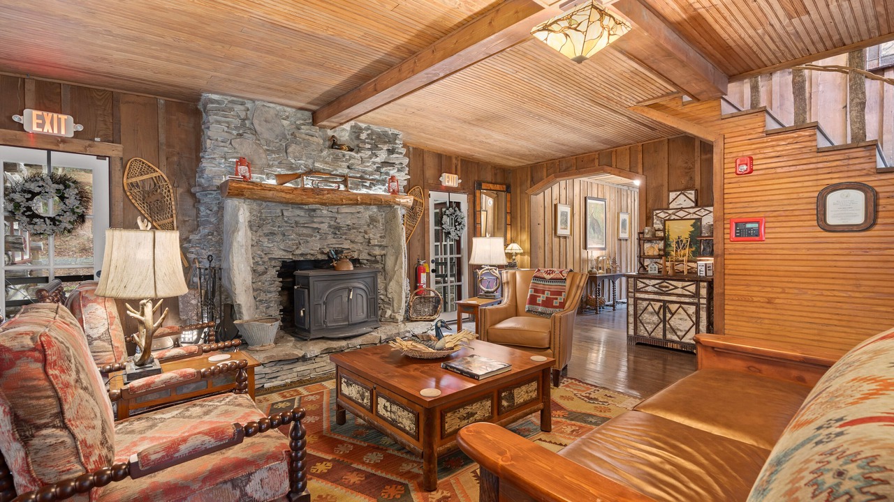 Photo of Livingroom in Topton