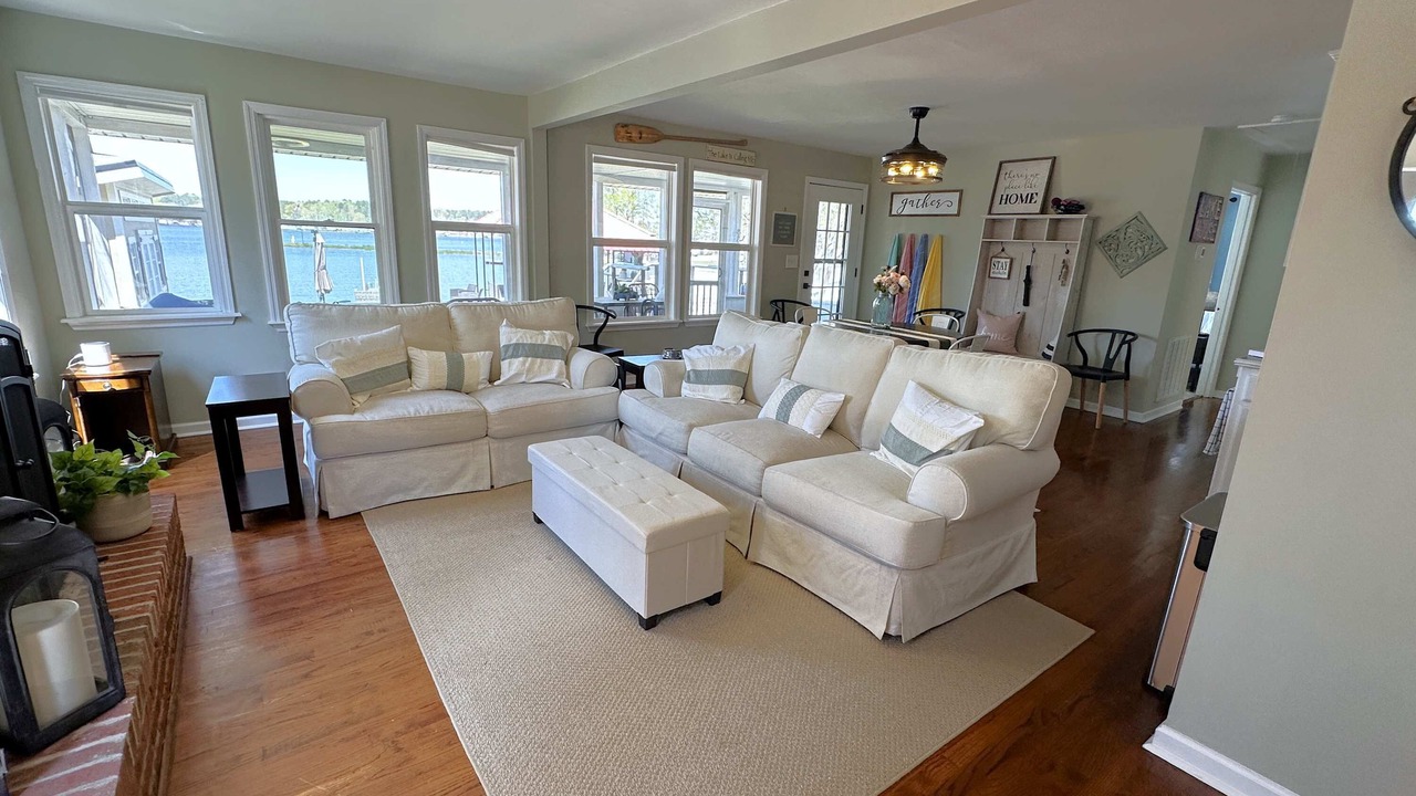 Photo of Livingroom in Leesville