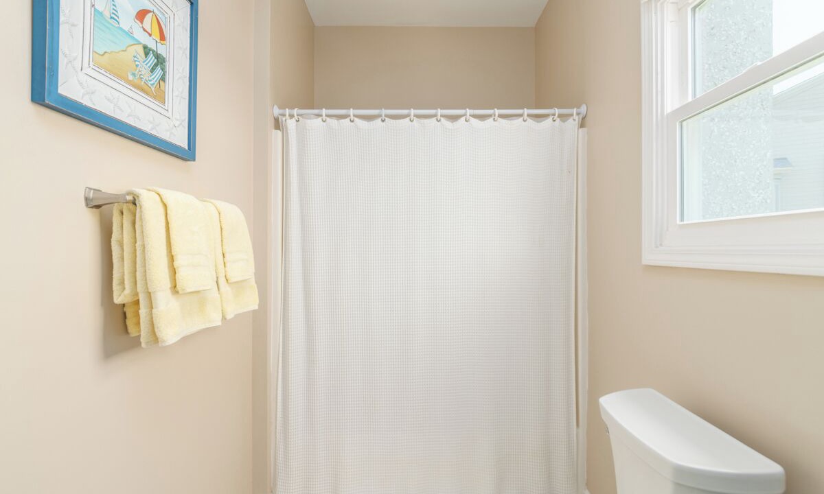Photo of Bathroom in Oceanmarsh Subdivision