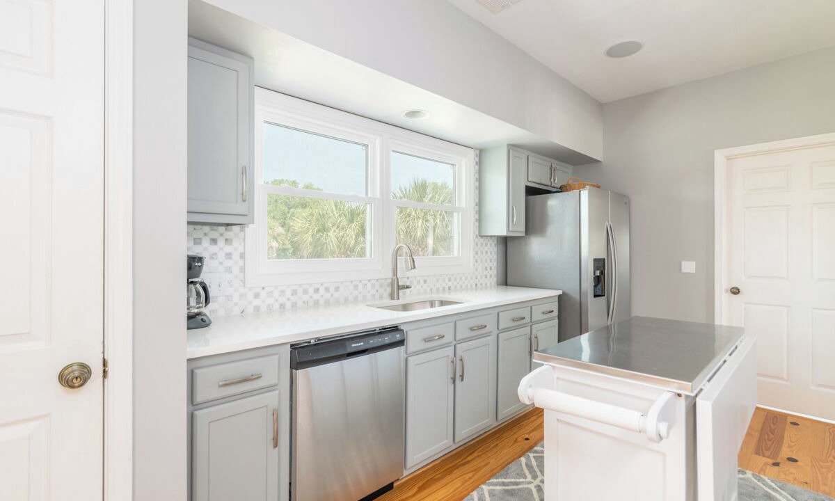 Photo of Kitchen in Oceanmarsh Subdivision