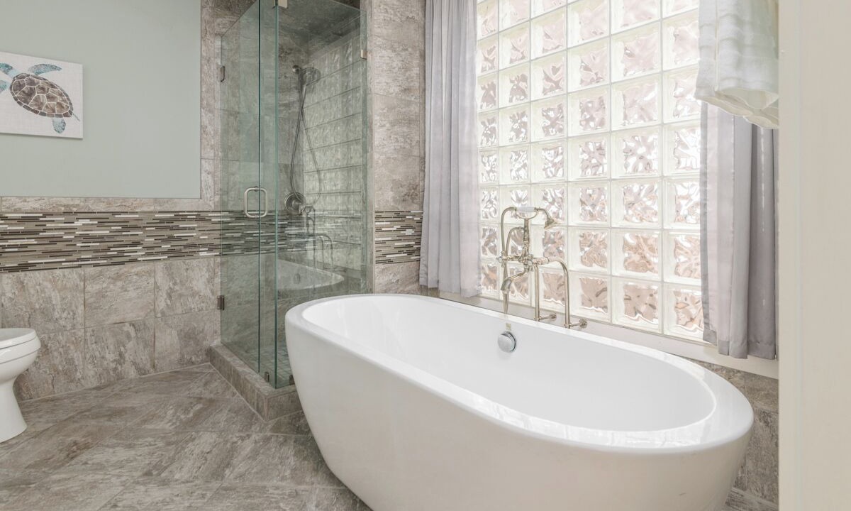 Photo of Bathroom in Beachwalk