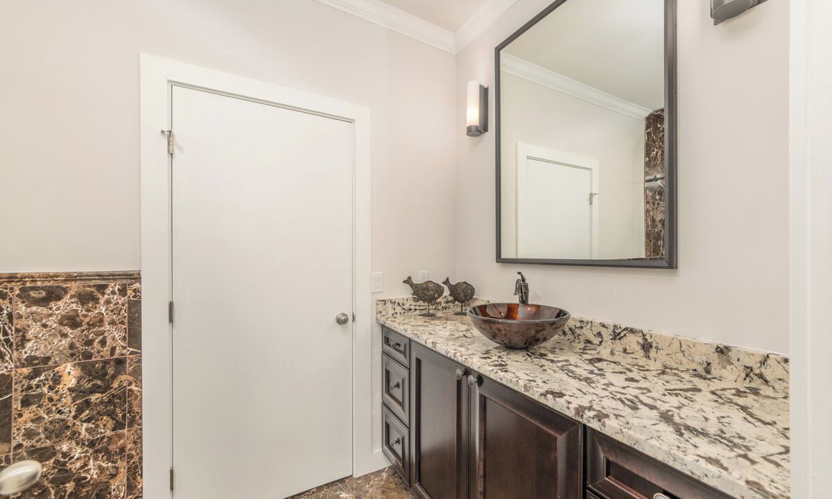 Photo of Bathroom in Beachwalk