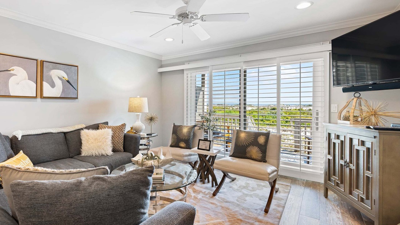 Photo of Livingroom in Oceanmarsh Subdivision