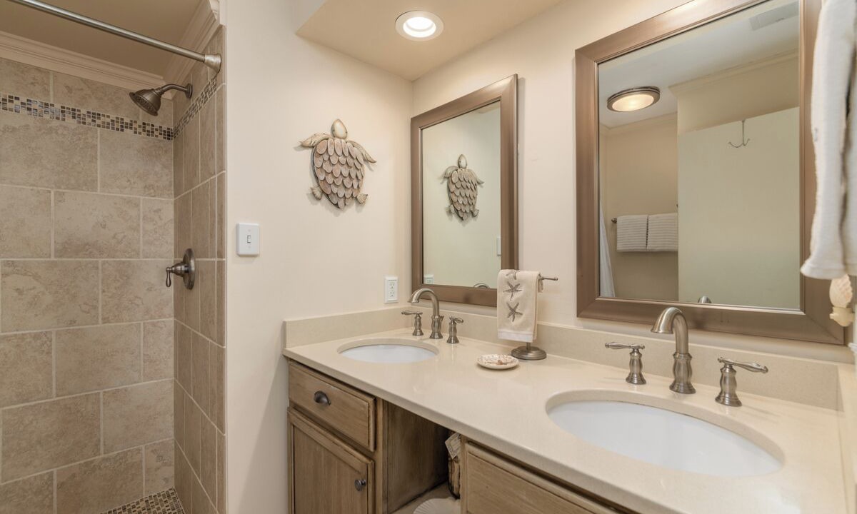Photo of Bathroom in Oceanmarsh Subdivision