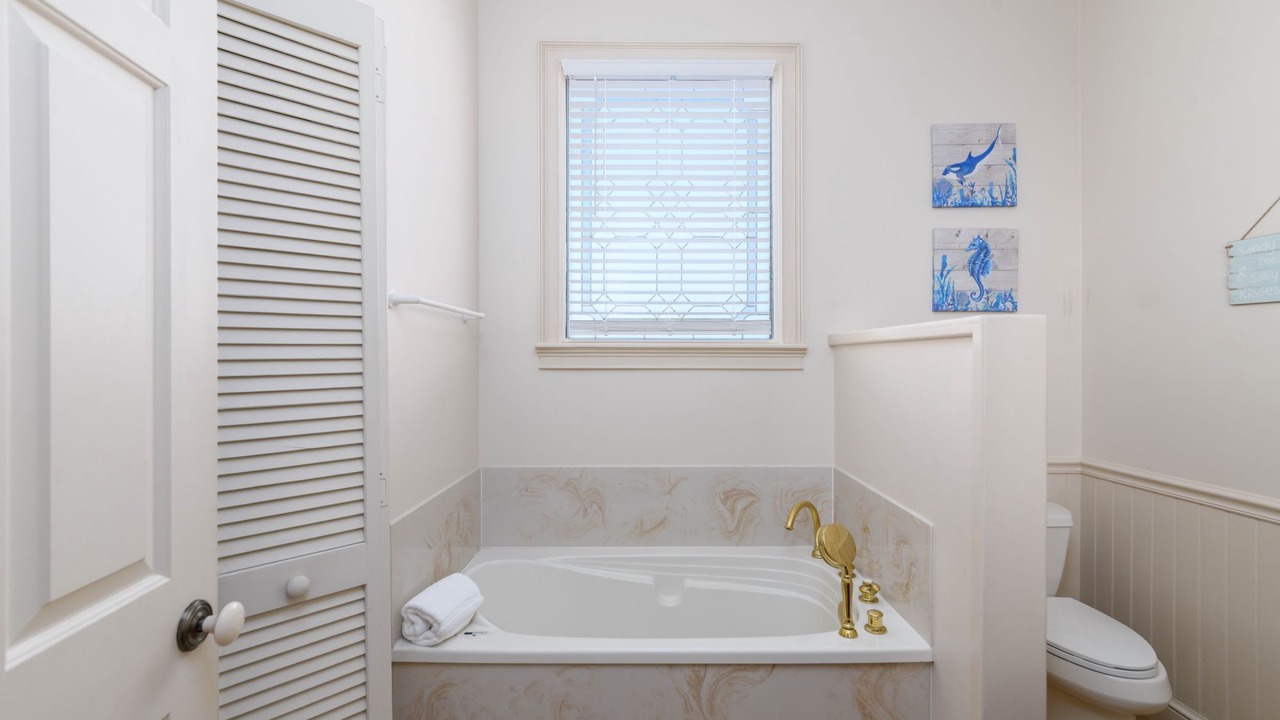 Photo of Bathroom in Oceanmarsh Subdivision