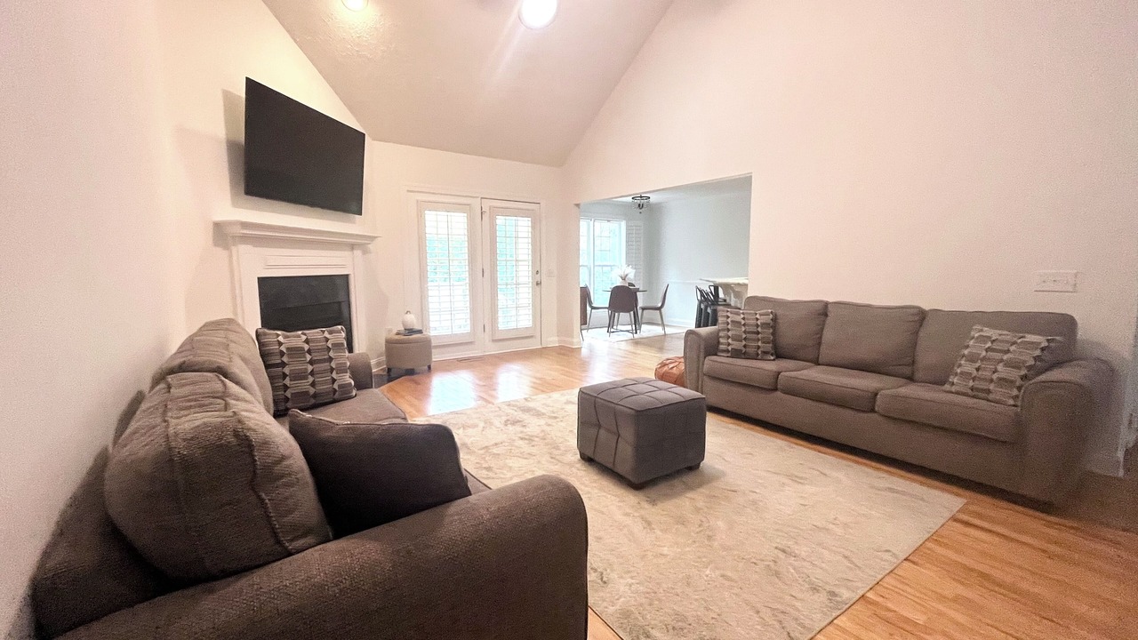 Photo of Livingroom in Plantation South