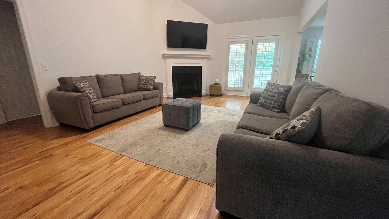 Photo of Livingroom in Plantation South