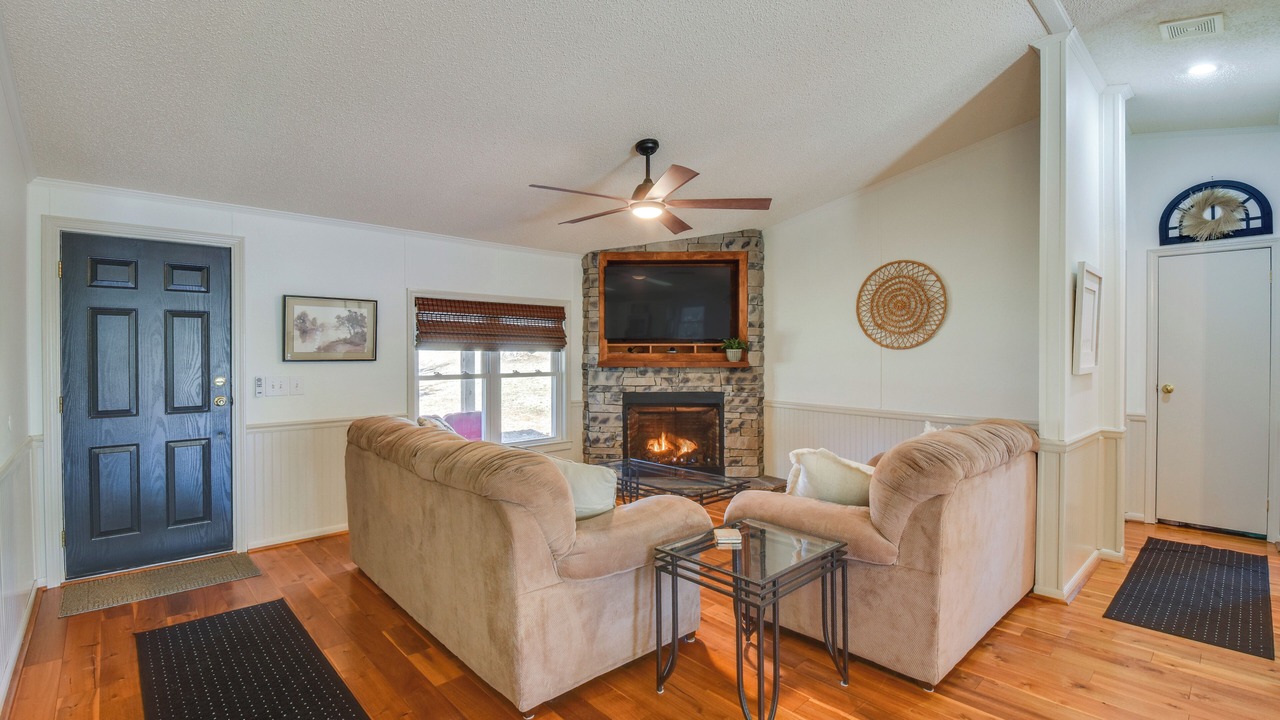 Photo of Livingroom in Seneca