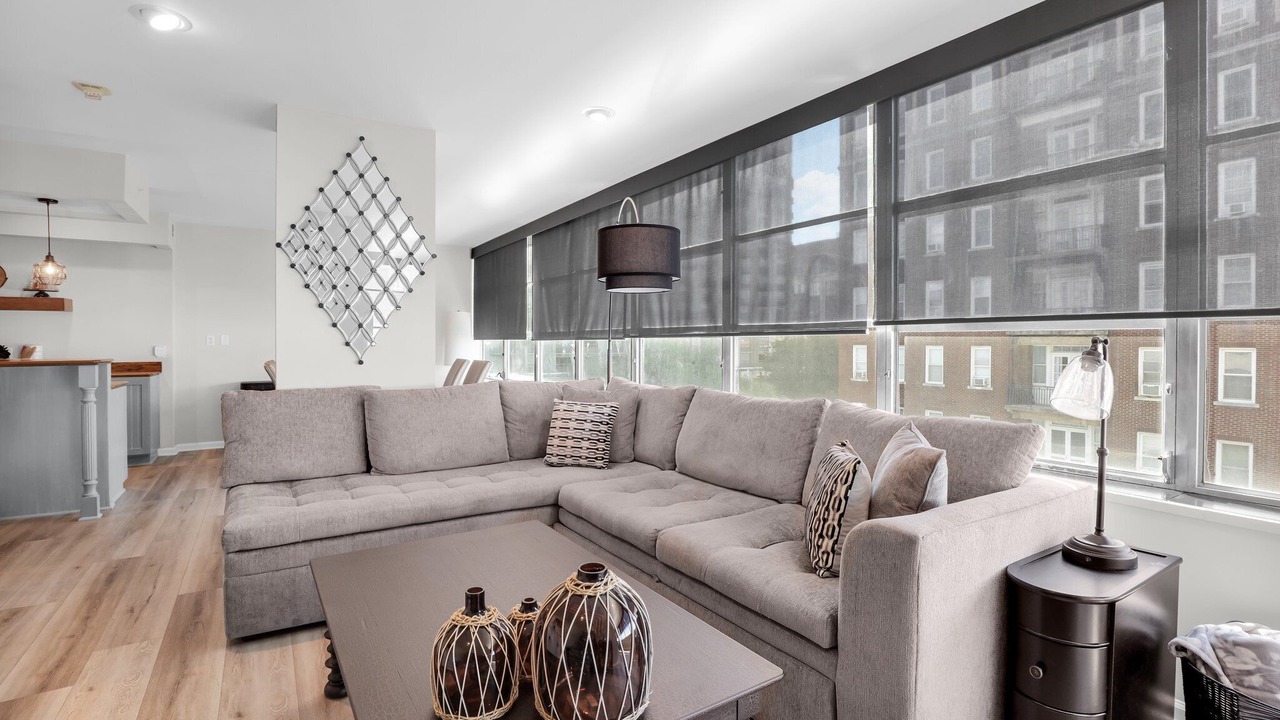 Photo of Livingroom in Historic District - North