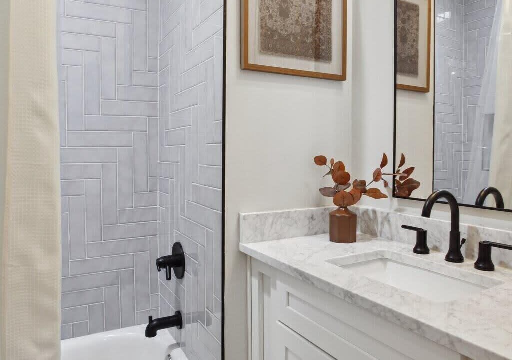 Photo of Bathroom in Old West Broad Neighborhood