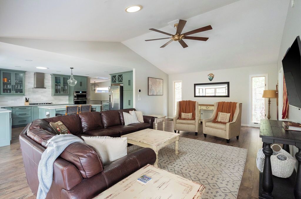 Photo of Livingroom in West Union