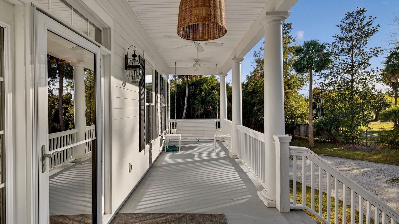 Photo of Patio Balcony in Whitemarsh Island
