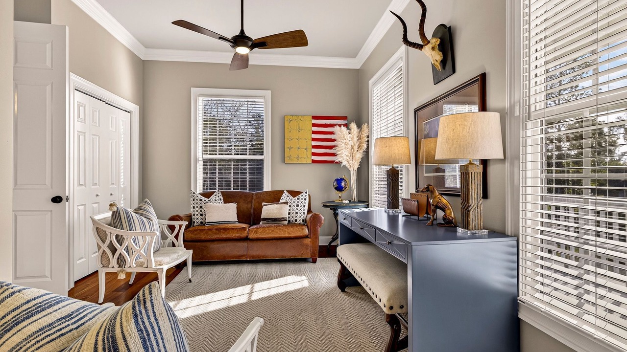 Photo of Livingroom in Whitemarsh Island