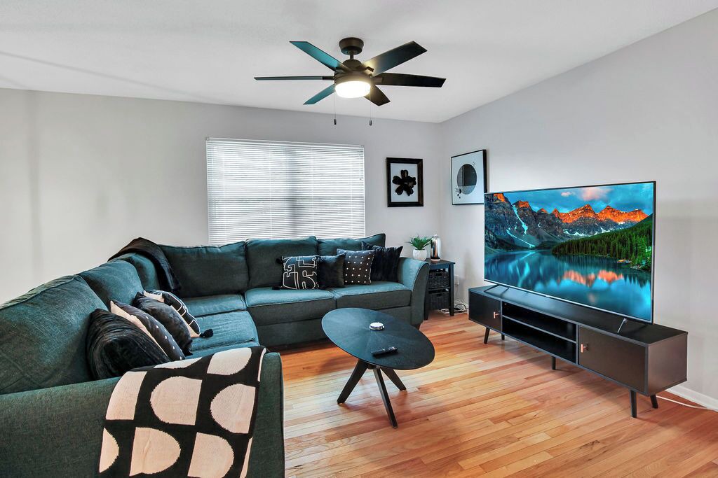 Photo of Livingroom in Ashley Oaks