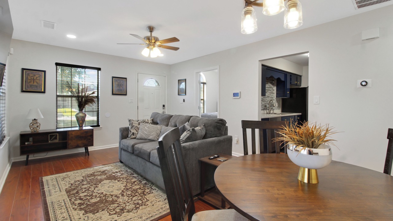 Photo of Livingroom in Garden City