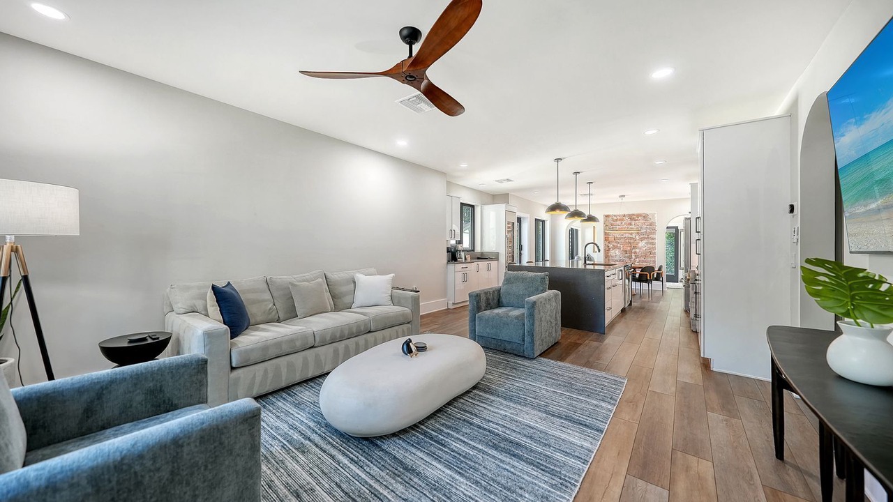 Photo of Livingroom in Laurel Park