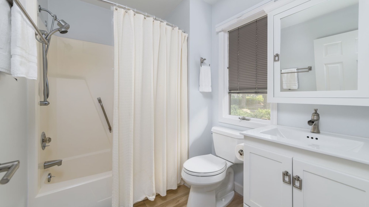 Photo of Bathroom in Dataw Island