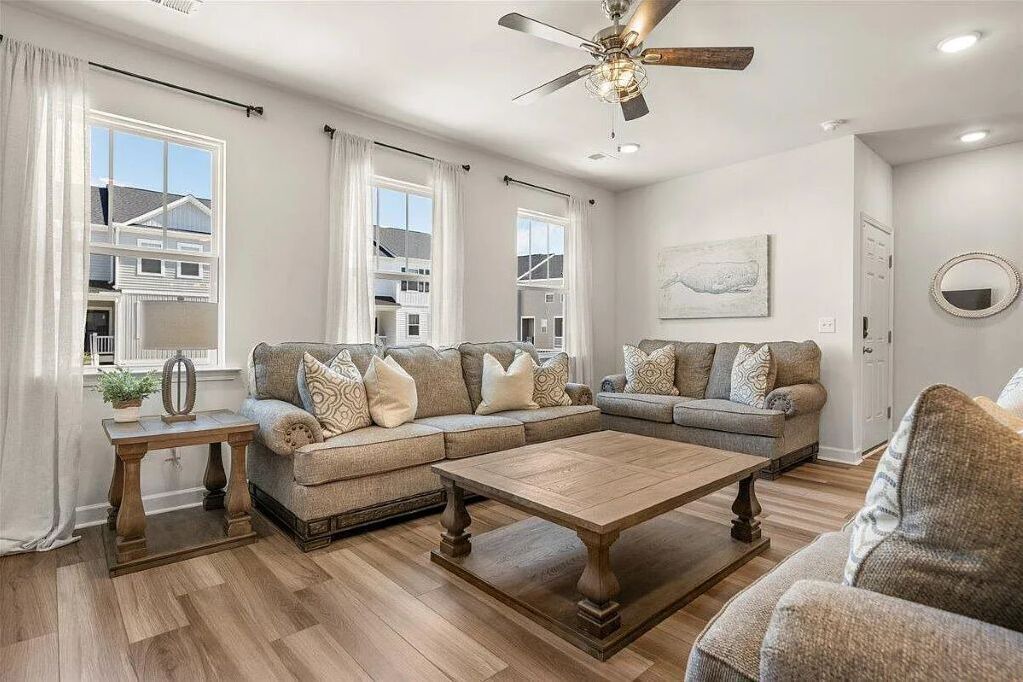 Photo of Livingroom in Johns Island