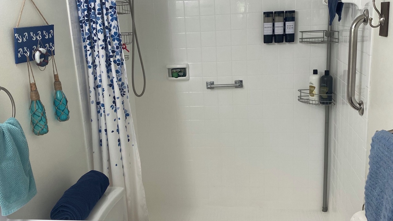 Photo of Bathroom in Lely Golf Estates