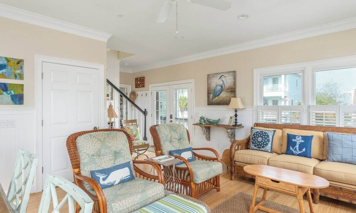 Photo of Livingroom in Oceanmarsh Subdivision