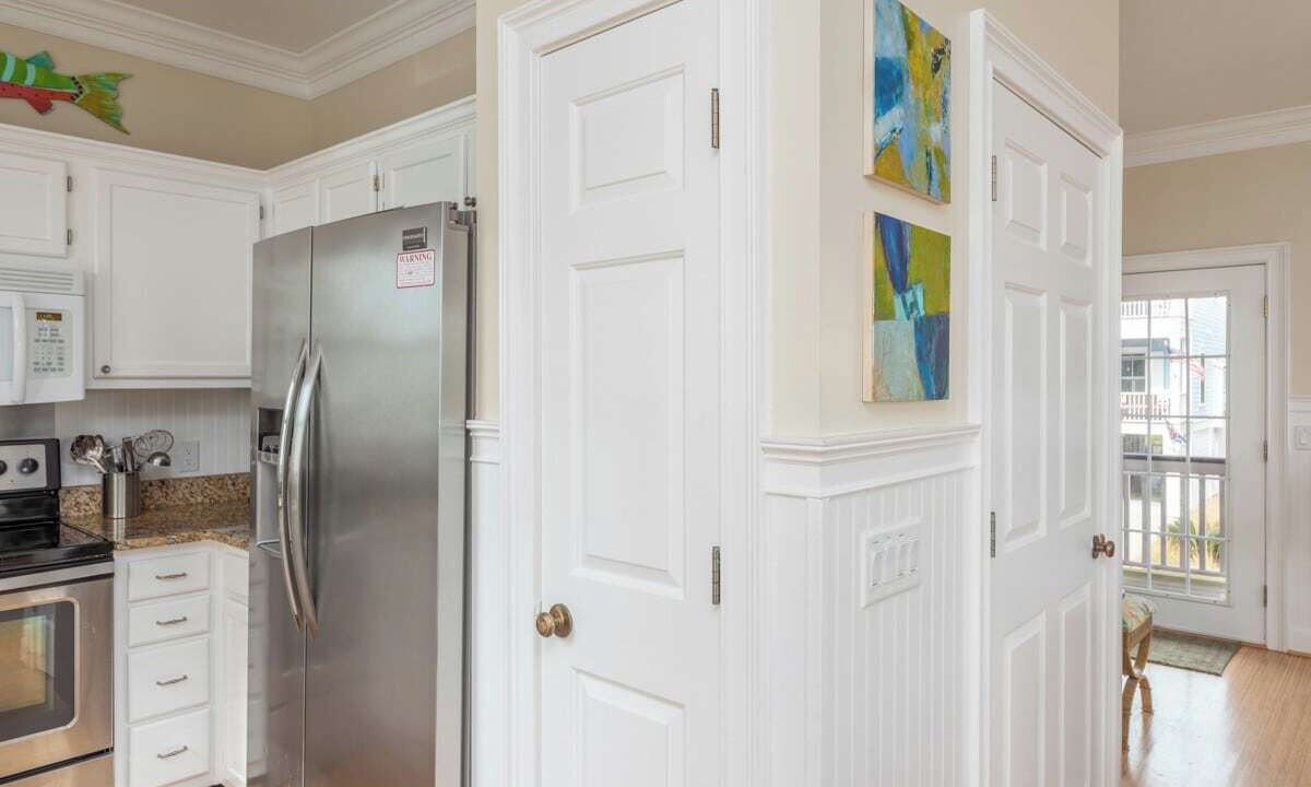 Photo of Kitchen in Oceanmarsh Subdivision