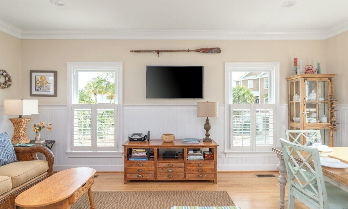 Photo of Livingroom in Oceanmarsh Subdivision