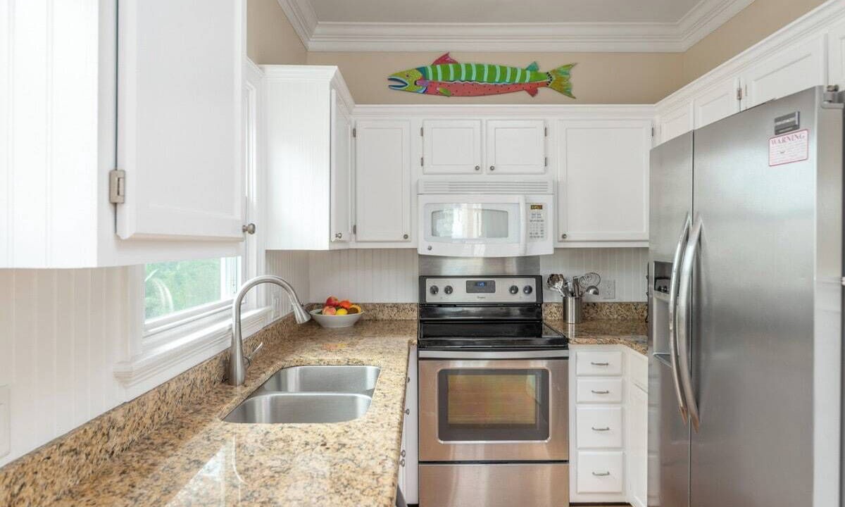 Photo of Kitchen in Oceanmarsh Subdivision
