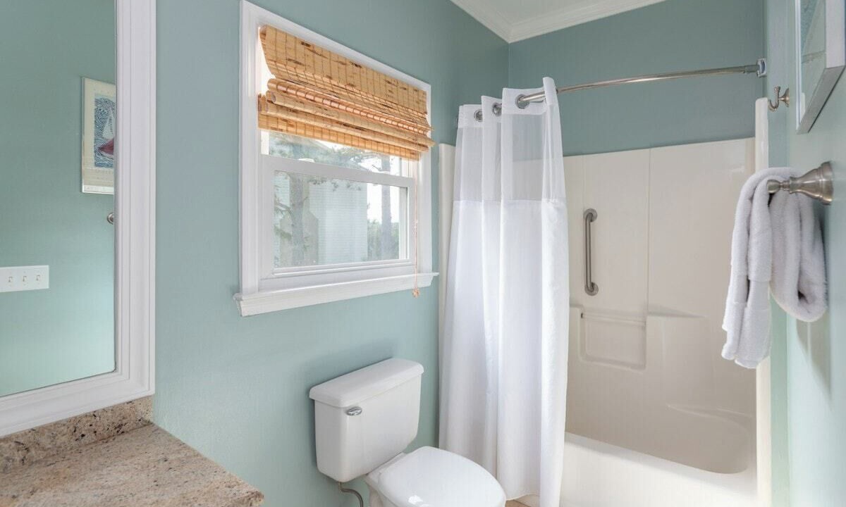 Photo of Bathroom in Oceanmarsh Subdivision