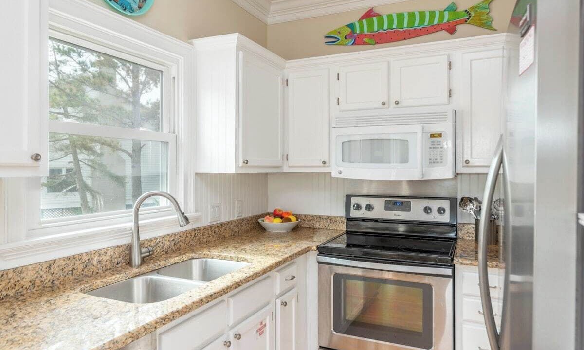 Photo of Kitchen in Oceanmarsh Subdivision