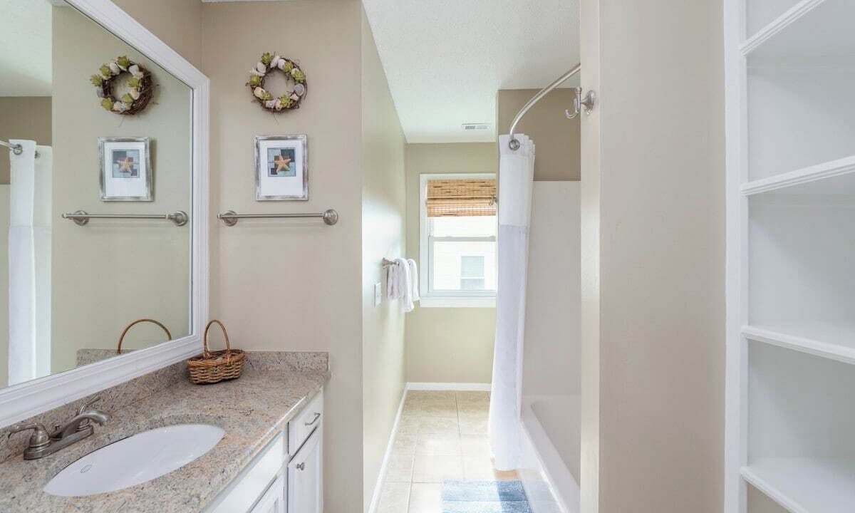 Photo of Bathroom in Oceanmarsh Subdivision
