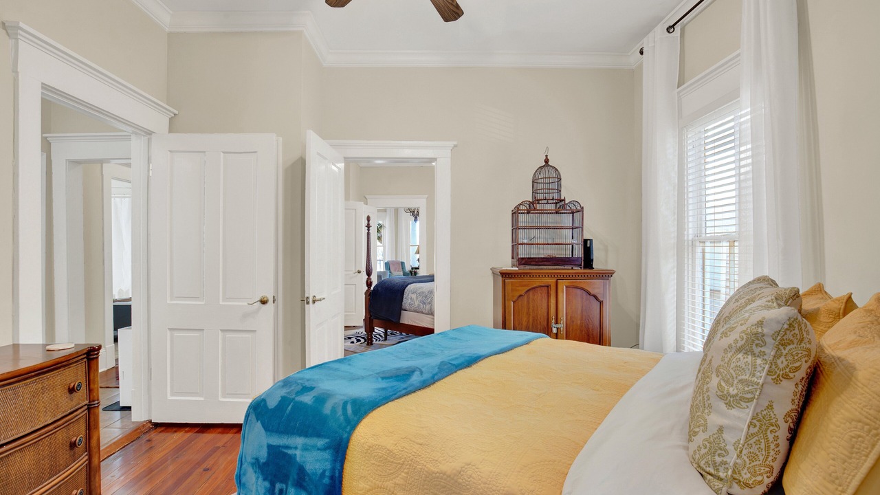 Photo of Bedroom in Metropolitan