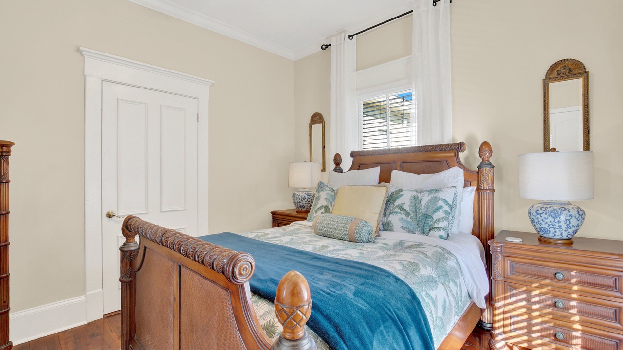 Photo of Bedroom in Metropolitan