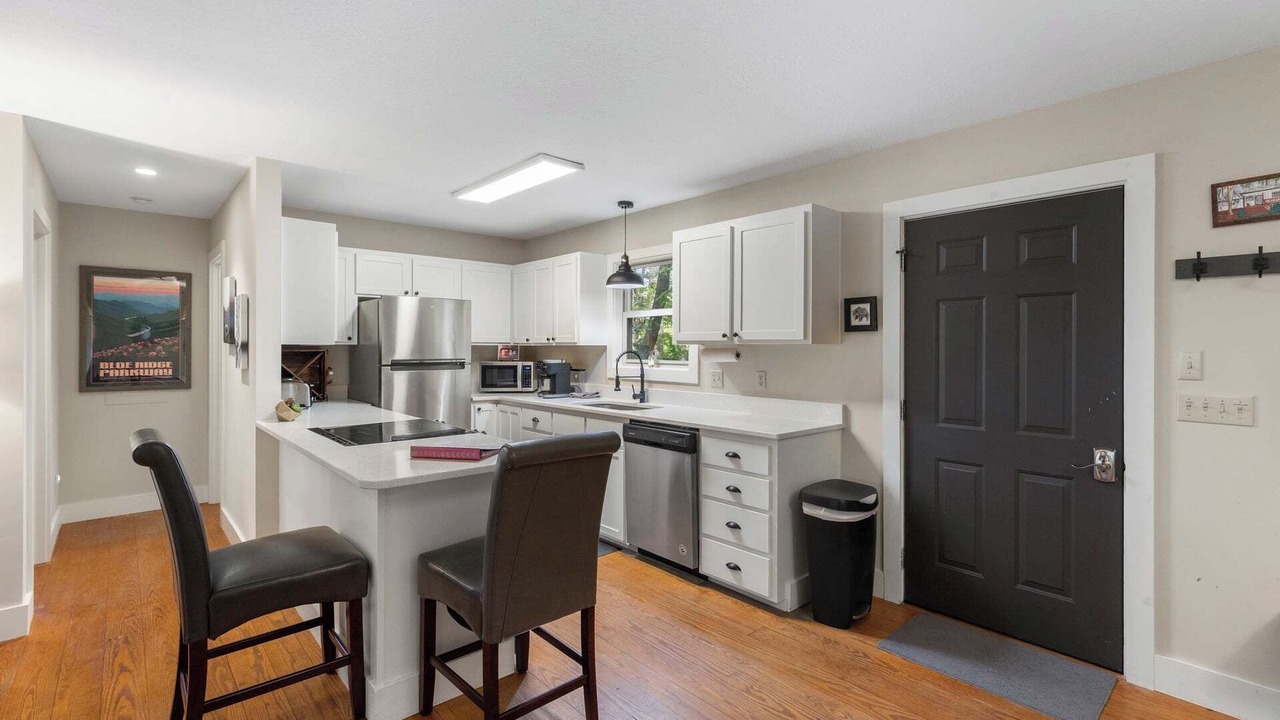 Photo of Kitchen in Glenville