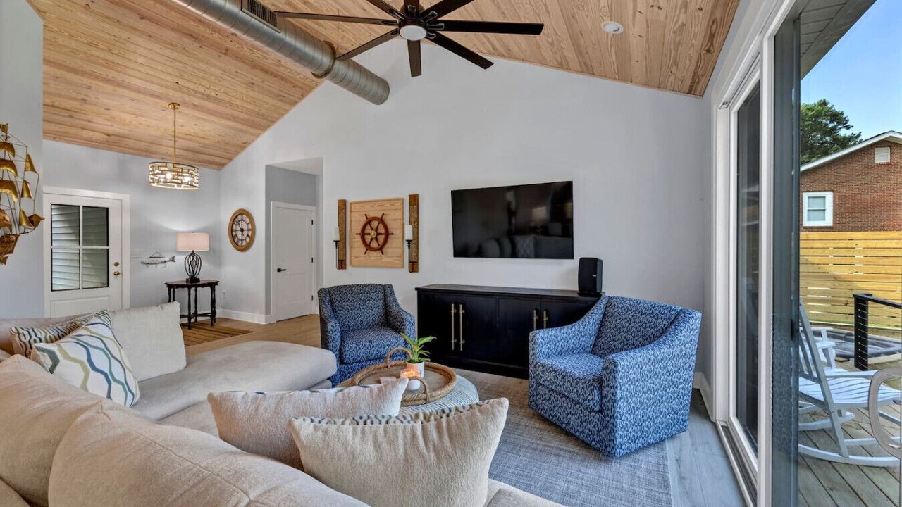 Photo of Livingroom in Saluda