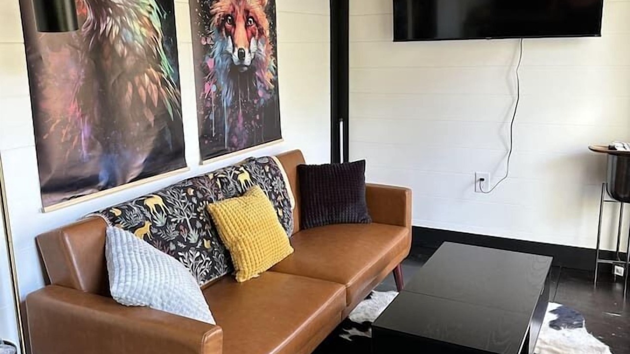 Photo of Livingroom in Six Mile