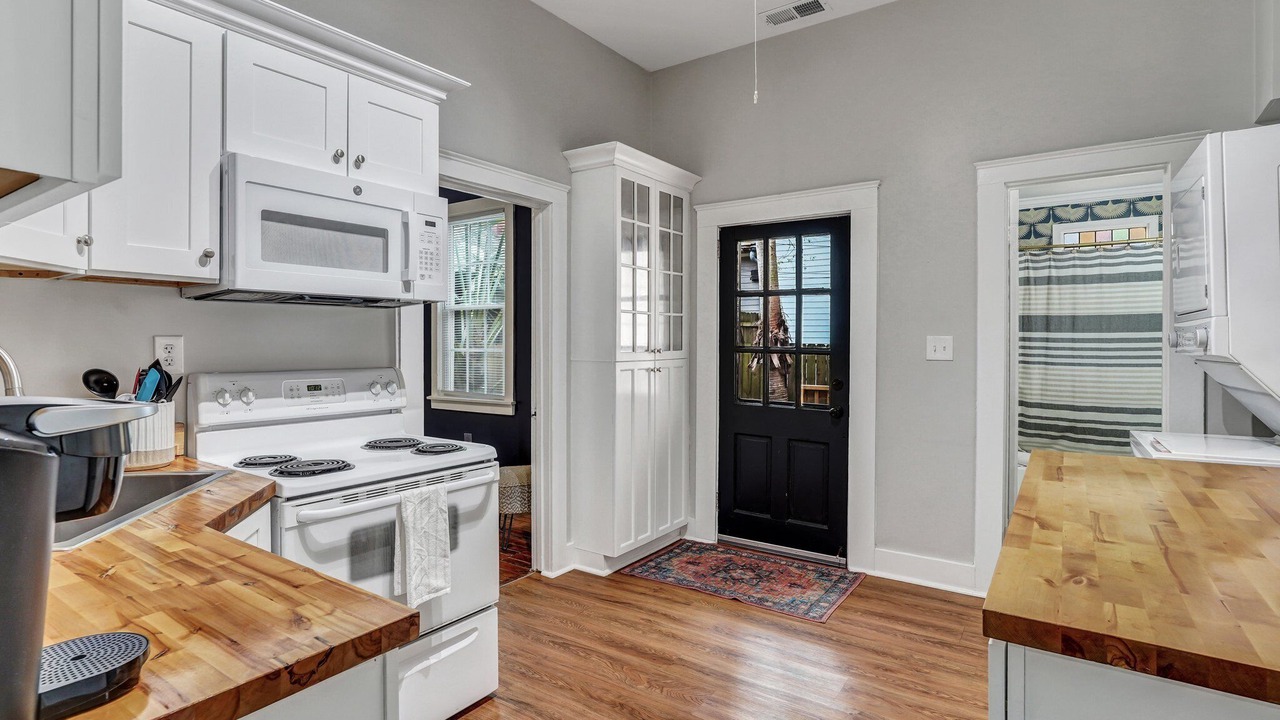 Photo of Kitchen in Savannah Victorian District