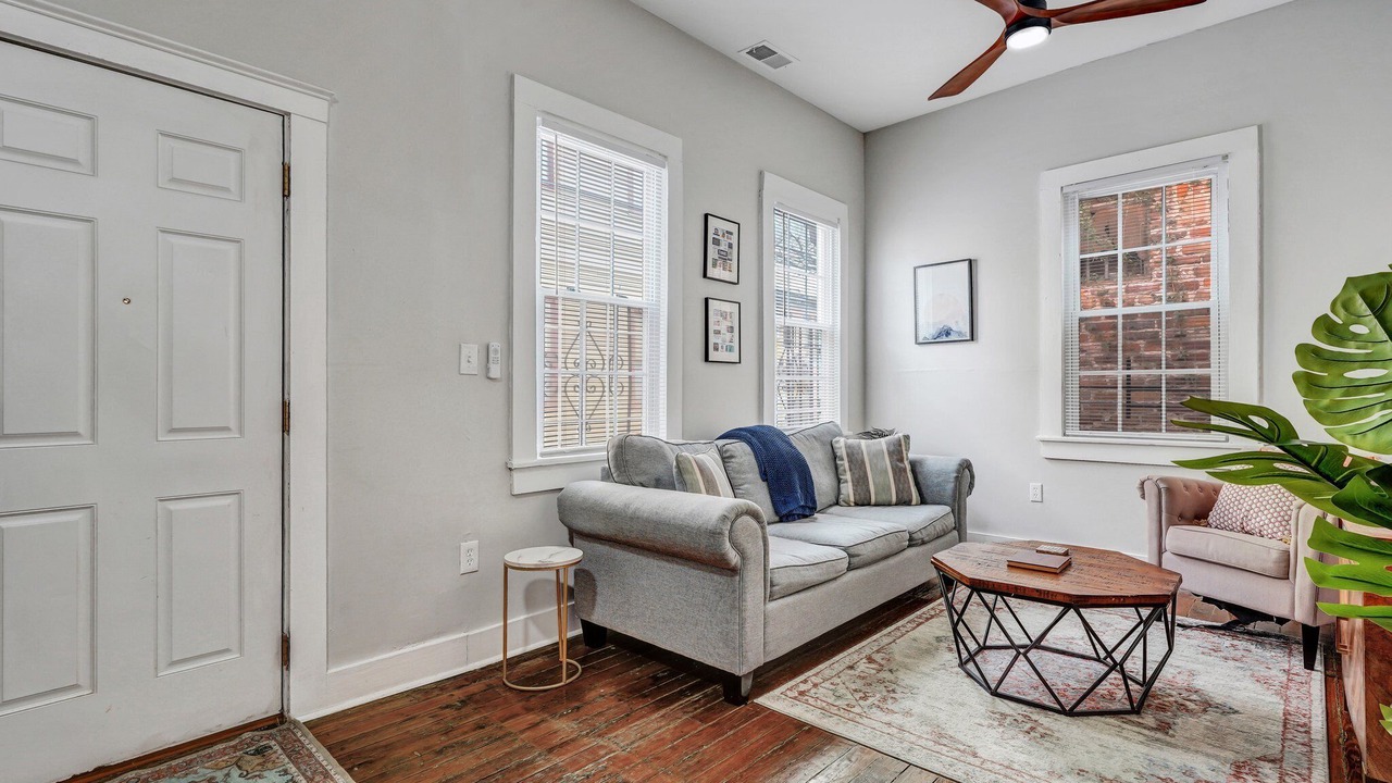 Photo of Livingroom in Savannah Victorian District