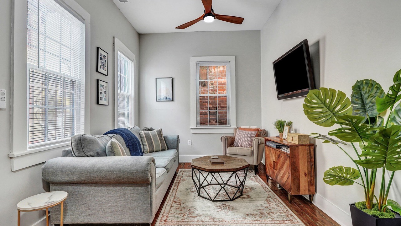 Photo of Livingroom in Savannah Victorian District