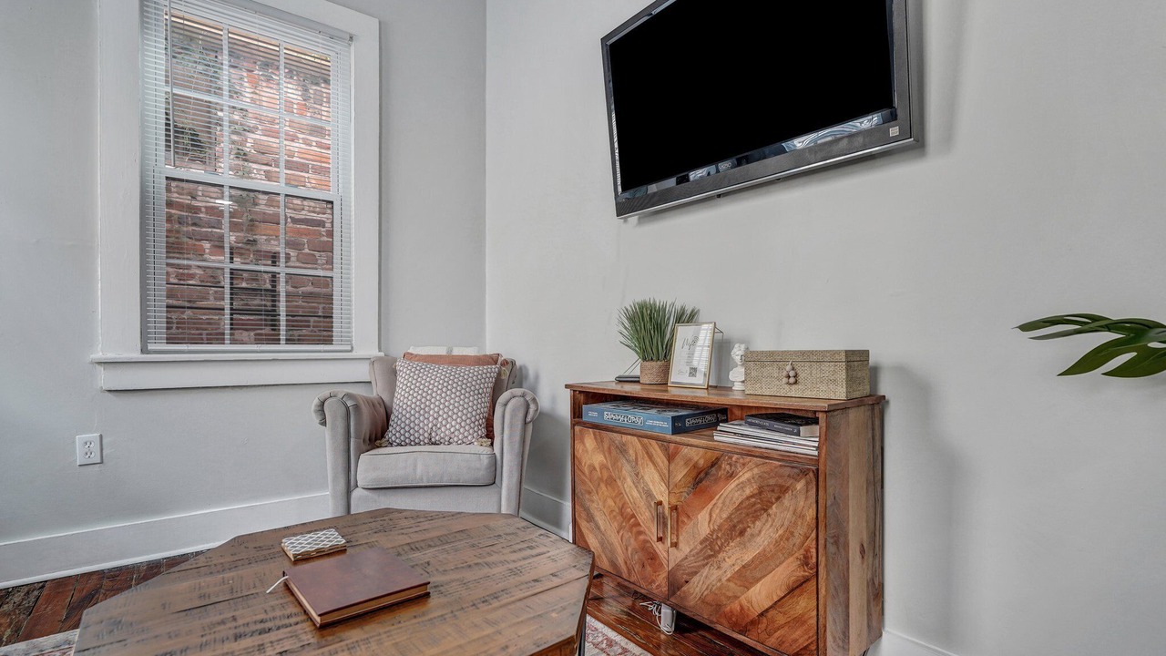 Photo of Livingroom in Savannah Victorian District