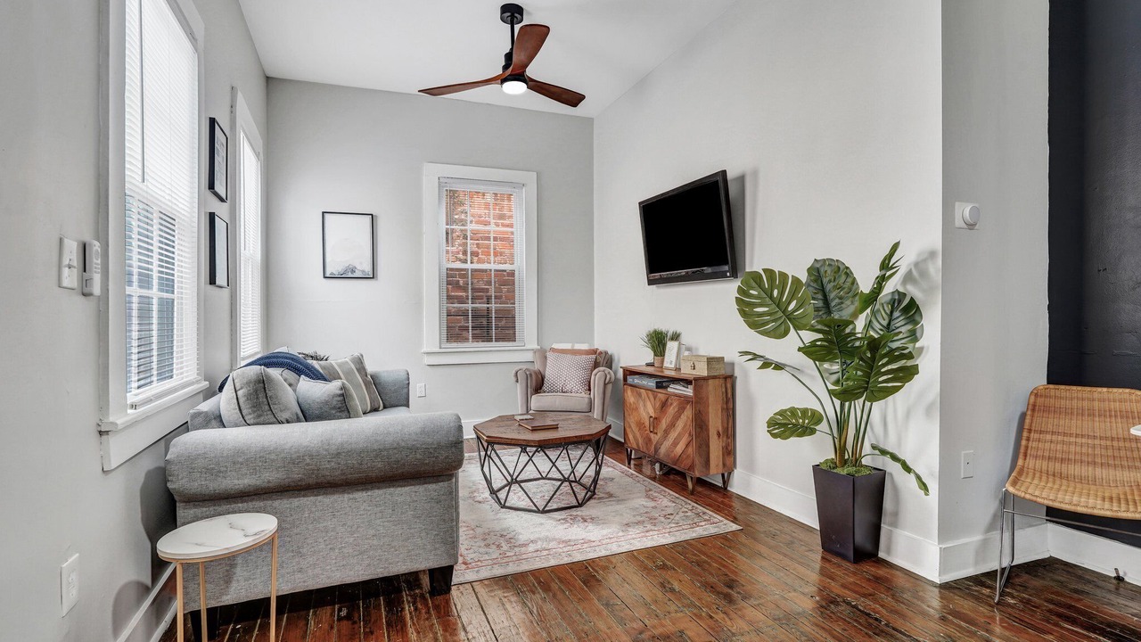 Photo of Livingroom in Savannah Victorian District