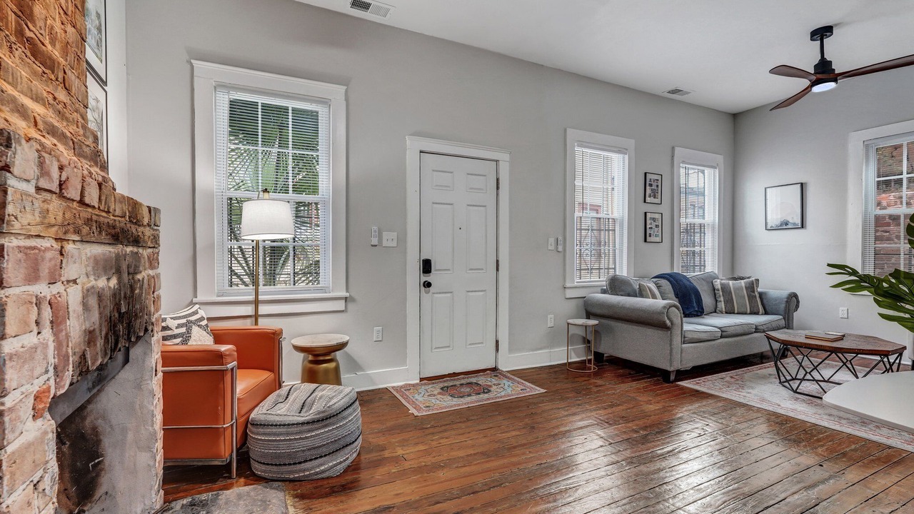 Photo of Livingroom in Savannah Victorian District