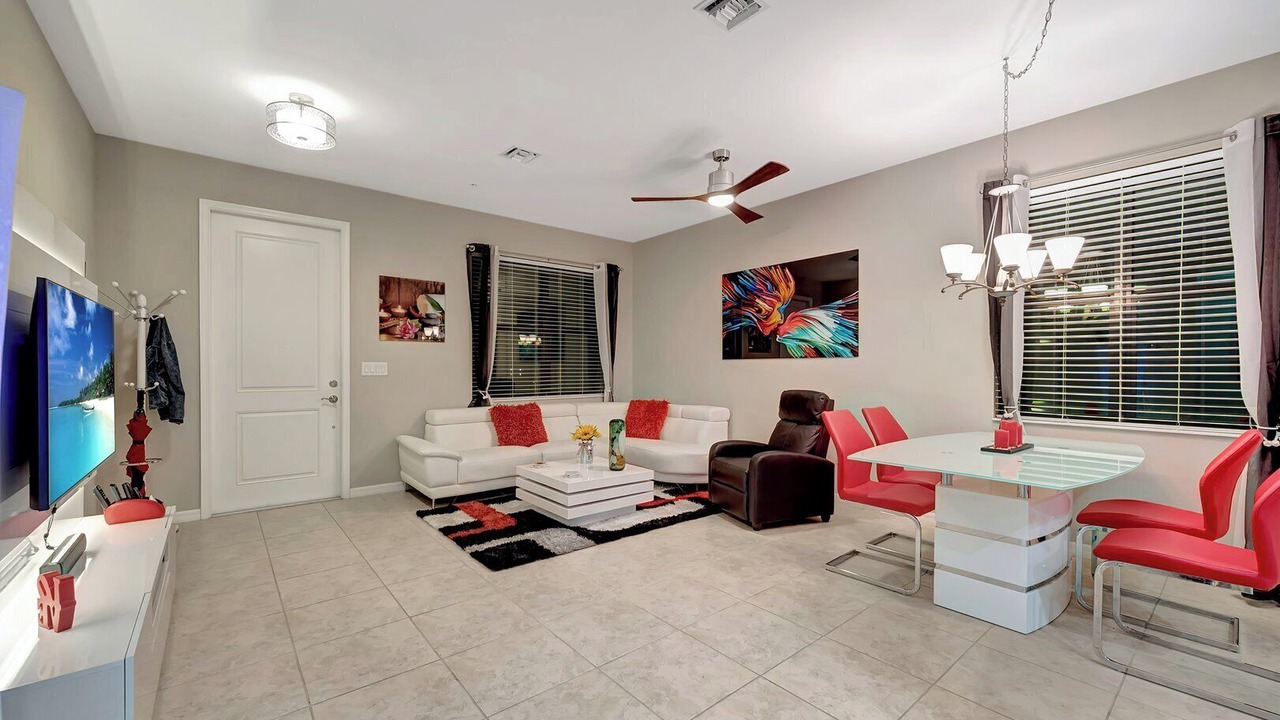 Photo of Livingroom in Naples