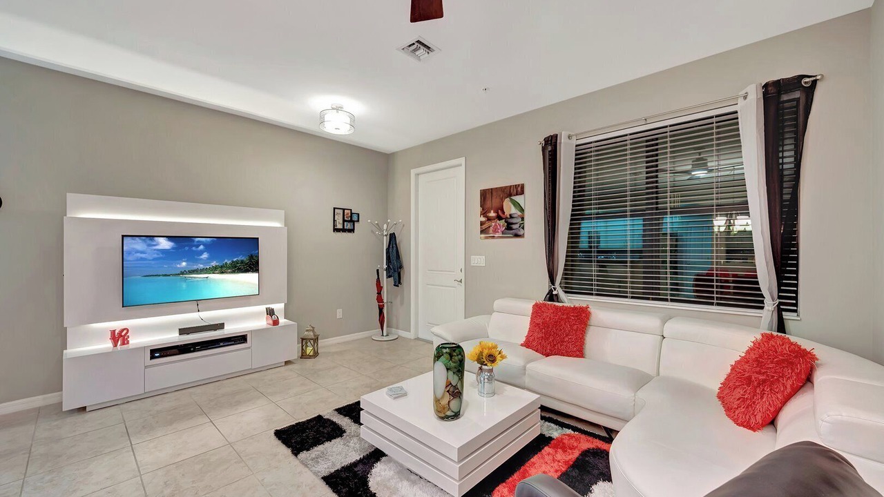 Photo of Livingroom in Naples