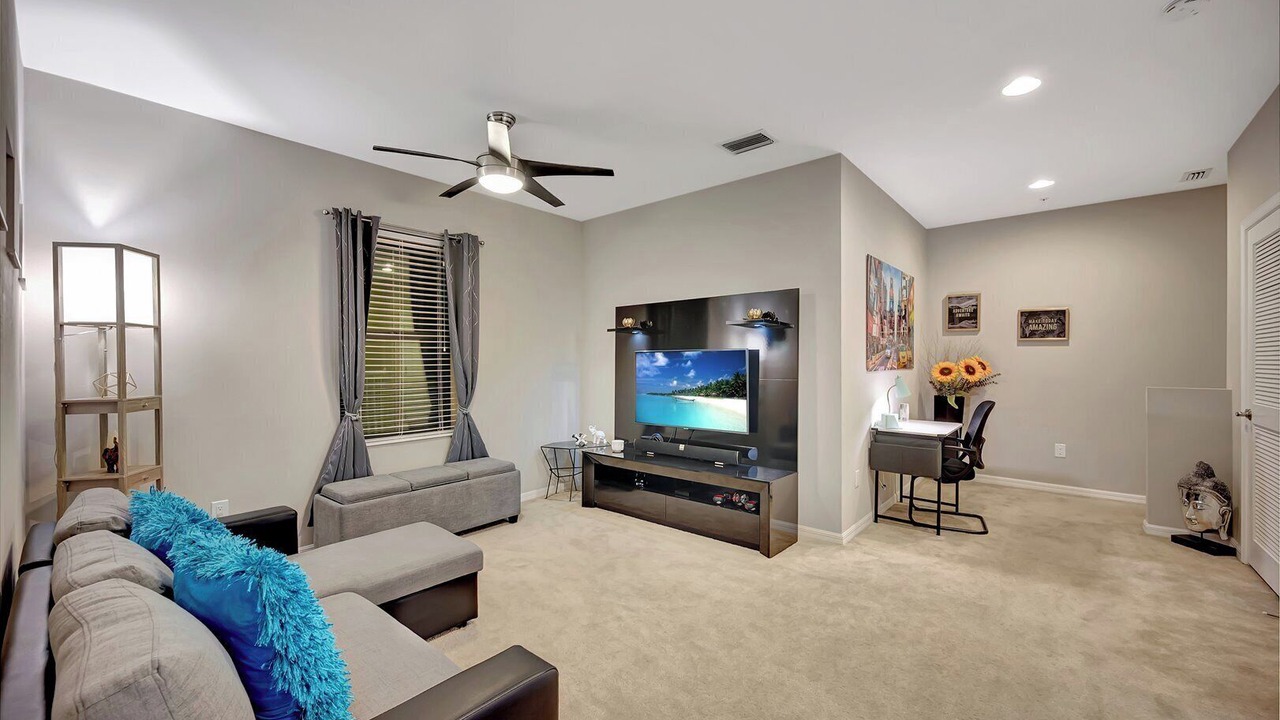 Photo of Livingroom in Naples