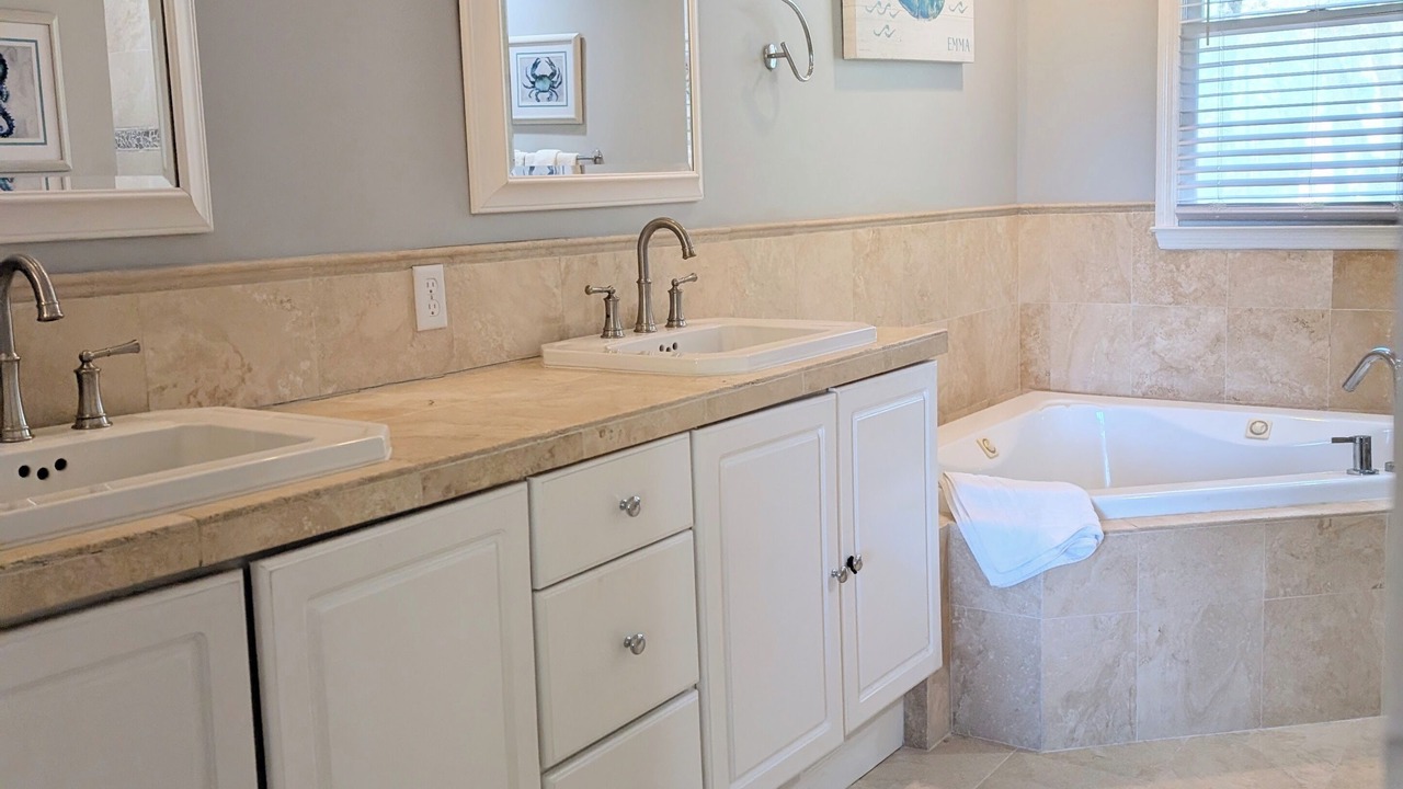 Photo of Bathroom in Melrose on the Beach