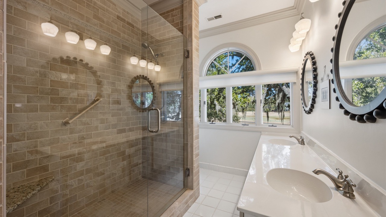 Photo of Bathroom in Debordieu Colony